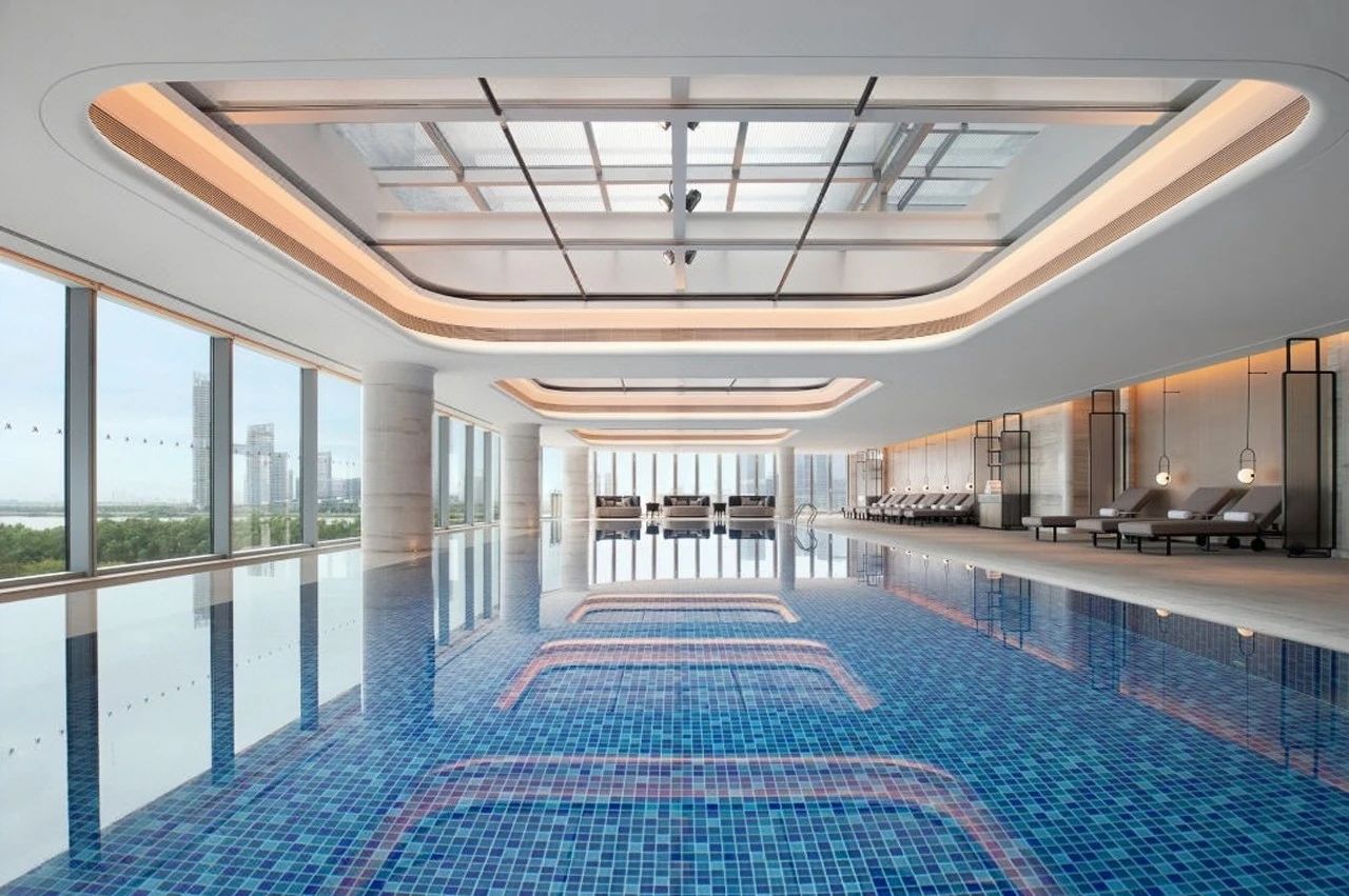 游泳池水處理怎么節(jié)水？戴思樂全自動游泳池珍珠巖過濾器系統(tǒng)反洗耗水直降！